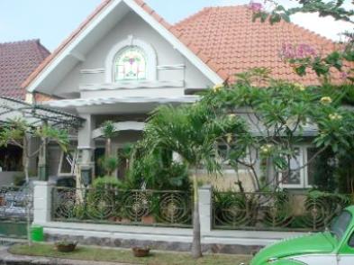 Dijual rumah daerah elite TamanSulfat Malang rumah 